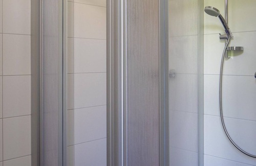 Cossebaude Apartment | Sports room - guest house Dresden - old school Gohlis