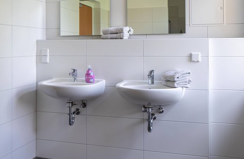 Cossebaude Apartment | Sports room - guest house Dresden - old school Gohlis