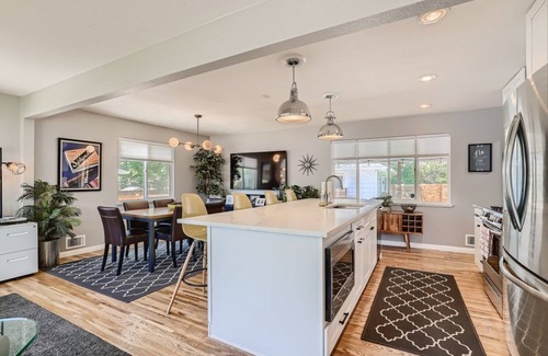 Virginia Village House | Sportsfans Paradise! Dog Friendly/Outdoor Kitchen