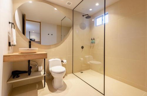 Las Lomas I Apartment | Spot Building