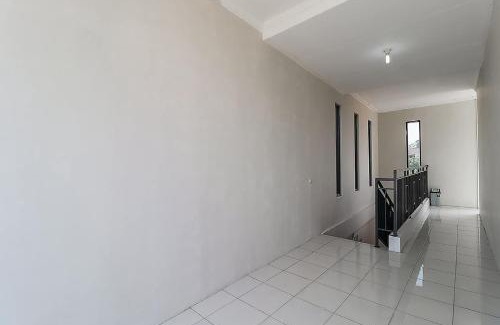 Karawang Hotel | SPOT ON 3859 Sweet Candy 2NearResinda park mall