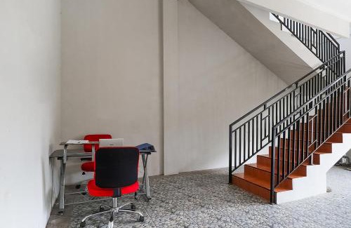 Karawang Hotel | SPOT ON 3859 Sweet Candy 2NearResinda park mall