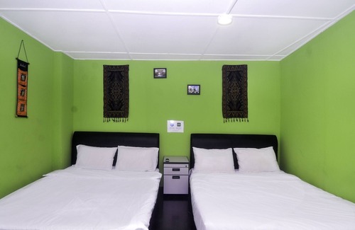 Kampung Lintang Hotel | SPOT ON 89929 Tropical Lodge