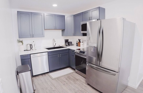 Lake View Apartment | Spotless & Cozy Renovated Loft. Comfort & Convenience in Lake View, NY.