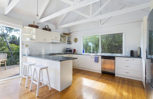Blairgowrie House | Spray Point Cottage, Luxury by the Sea