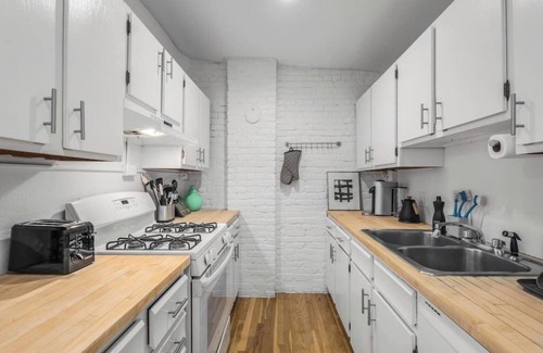 SoHo Apartment | Spring PH by StayHaus | 2BR Full-floor Soho Loft