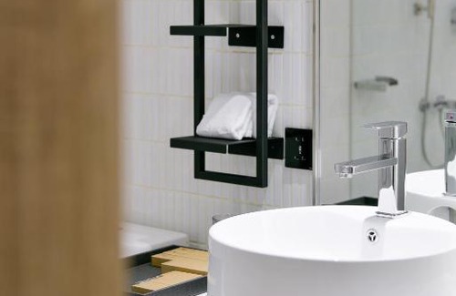 West District Hotel | Spring Rhapsody Hotel