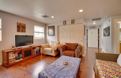 Springfield Apartment | Springfield Apt with Deck and Central Location!