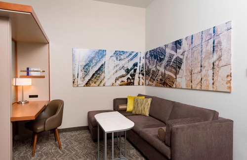 Auburn Hills Hotel | SpringHill Suites Detroit Auburn Hills