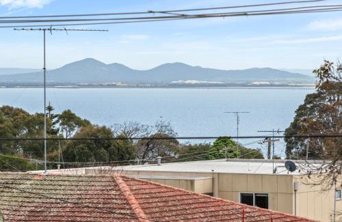 Clifton Springs House | Springs Getaway, Bayviews, Sleeps 6, Boat Parking