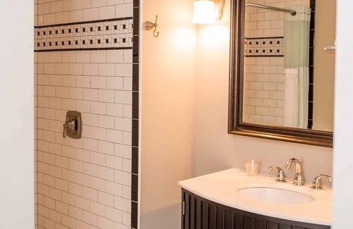 Auburn Hotel | Springside Inn