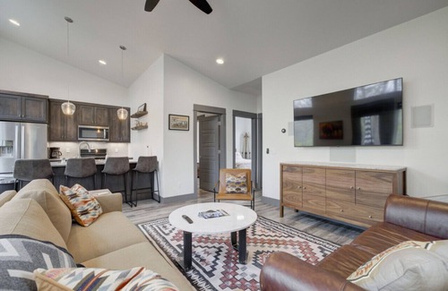 Four Corners Condo | Spur of the Moment Getaway | Gallatin River Trail