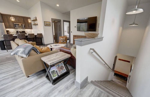 Four Corners Condo | Spur of the Moment Getaway | Gallatin River Trail