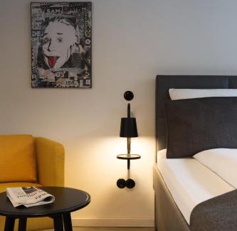 Dusseldorf Old Town Apartment | Square Rooms 8