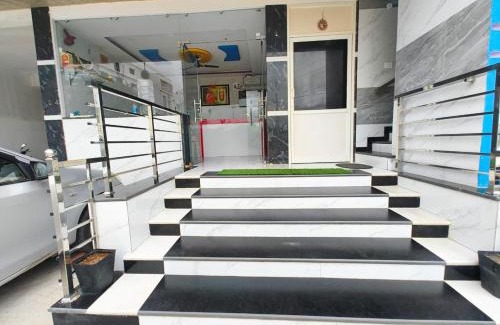 Mantralayam Hotel | Sree Narahari Luxury Residency