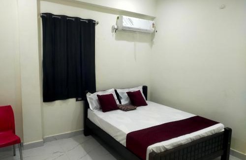 Periyakulam Hotel | SRI NAVANEETHA KRISHNA MAHAL & RESIDENCY Ac