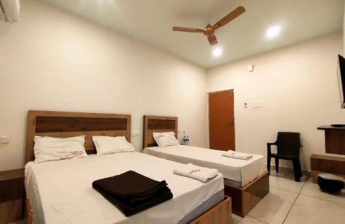 Thanjavur Hotel | Srirathna Temple View Inn