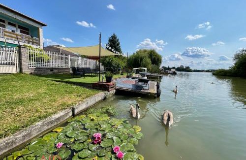 Rackeve House | STÉG64 - Ráckeve - hostAID