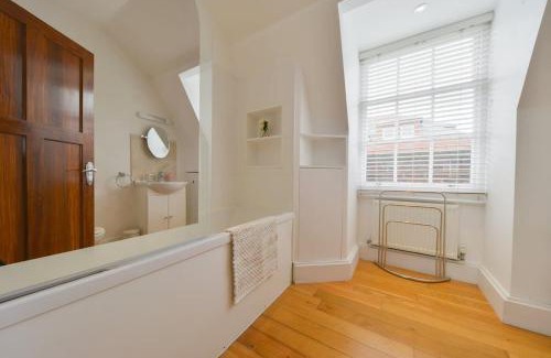 St Albans House | St Albans Modern Hideaway Retreat