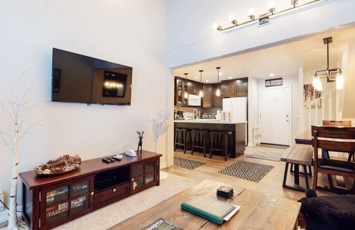 Mammoth Lakes Condo | St. Anton 54 Steps to Canyon Lodge, Remodeled, Covered Parking by RedAwning