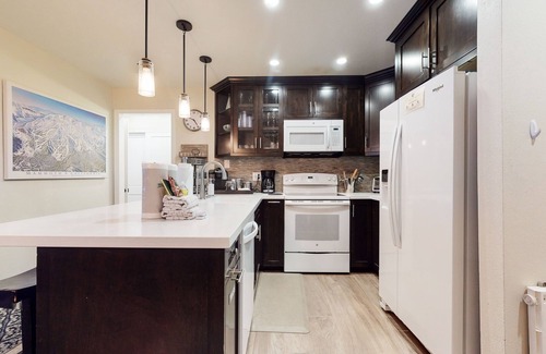 Mammoth Lakes Condo | St. Anton 54 Steps to Canyon Lodge, Remodeled, Covered Parking by RedAwning