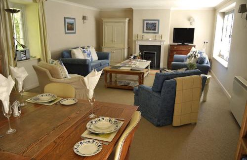 Helston House | St Corantyn Cottage