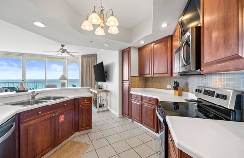 Fort Walton Beach - Destin Condo | 🩴St. Croix 703 | Gulf Front | Private Beach | Free Golf! ⛳