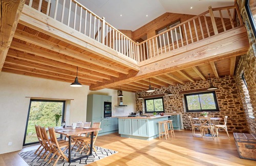 Saint-Aubin-de-Terregatte House | Stunning private villa for 6 guests with WIFI, TV, terrace and pets allowed