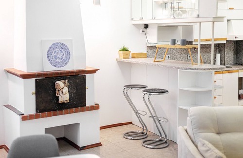 Old Town Apartment | St. Ignoto's Bright 1 Bedroom Apartment