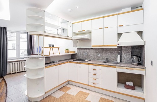 Old Town Apartment | St. Ignoto's Bright 1 Bedroom Apartment