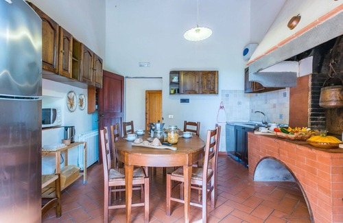 San Casciano in Val di Pesa House | Stunning private villa for 9 guests with WIFI, hot tub, TV, patio and panoramic view