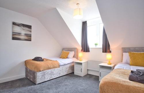 Peterborough Apartment | St Kats Mews 4 bed with parking