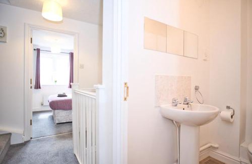 Peterborough Apartment | St Kats Mews 4 bed with parking