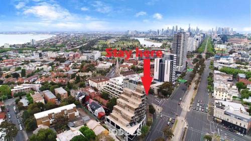 St Kilda Apartment | St Kilda vibes - City views, airy 1 bed sleeps 2-4