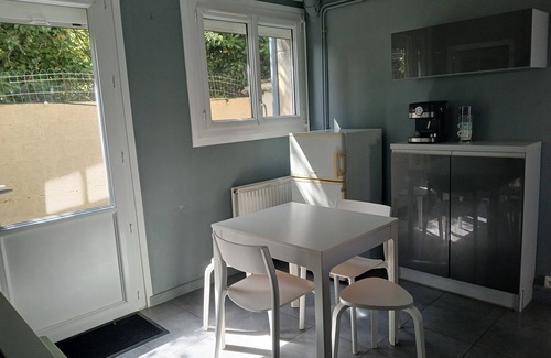 Rocabey - Alsace - Gare Apartment | St Malo apartment in the station district, 15 min walk from the sea.