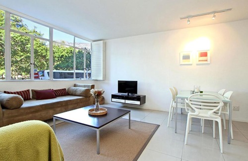 Cape Town City Centre Apartment | St Martini Gardens 1 Bedroom Apartment