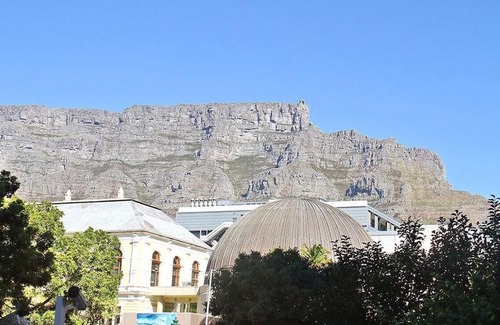 Cape Town City Centre Apartment | St Martini Gardens