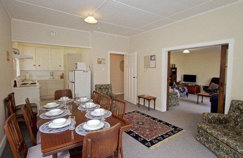 Raetihi Cottage | St Marys Vicarage Retreat - Raetihi Holiday Home
