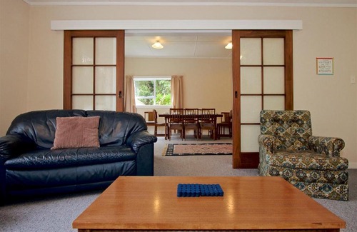 Raetihi House | St Marys Vicarage Retreat - Raetihi Holiday Home