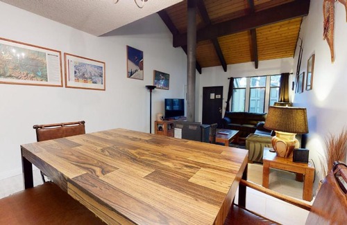 Mammoth Lakes Apartment | St, Moritz #12 Condo