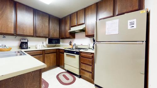 Mammoth Lakes Apartment | St, Moritz #34 Condo