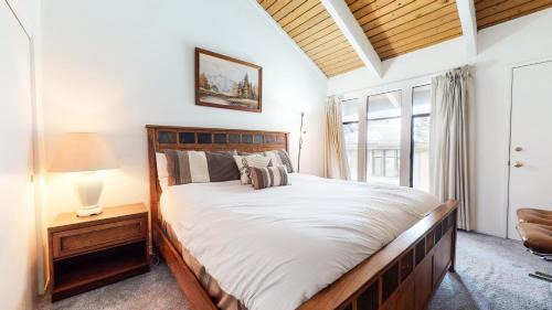 Mammoth Lakes Apartment | St, Moritz #34 Condo