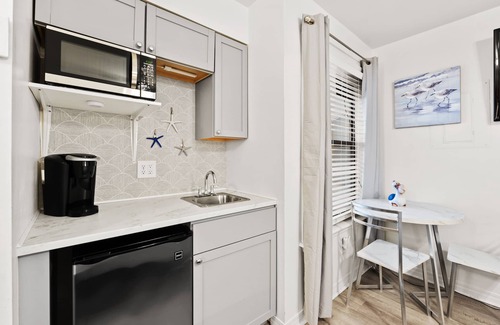 Gulf Lagoon Beach Condo | St Thomas Square By Panhandle Getaways