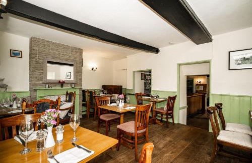 Sibford Gower Hotel | Stag's Head