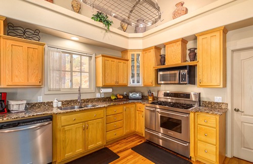 Mountain Club House | Stag's Leap Lodge located near Downtown Courthouse Square and Famous Whiskey Row