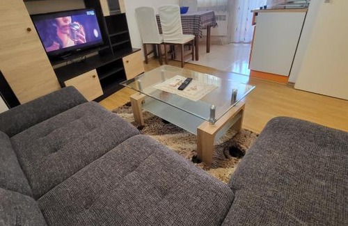 Prnjavor Apartment | Stan na dan Prnjavor, Gajba u centru