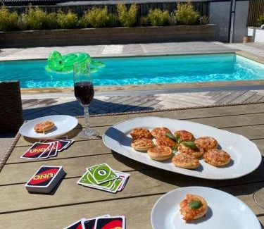 Halmstad Villa | Stan- och strandnära poolvilla.