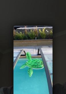 Halmstad Villa | Stan- och strandnära poolvilla.