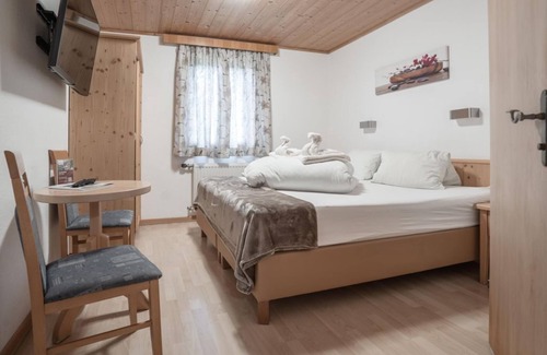 Scheffau am Wilden Kaiser Bed & Breakfast | Standard room 3, shower/WC, from 4 nights half board - Berggasthof Bärnstatt