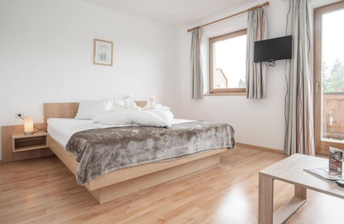 Scheffau am Wilden Kaiser Bed & Breakfast | Standard room 2, shower/WC, from 4 nights half board - Berggasthof Bärnstatt